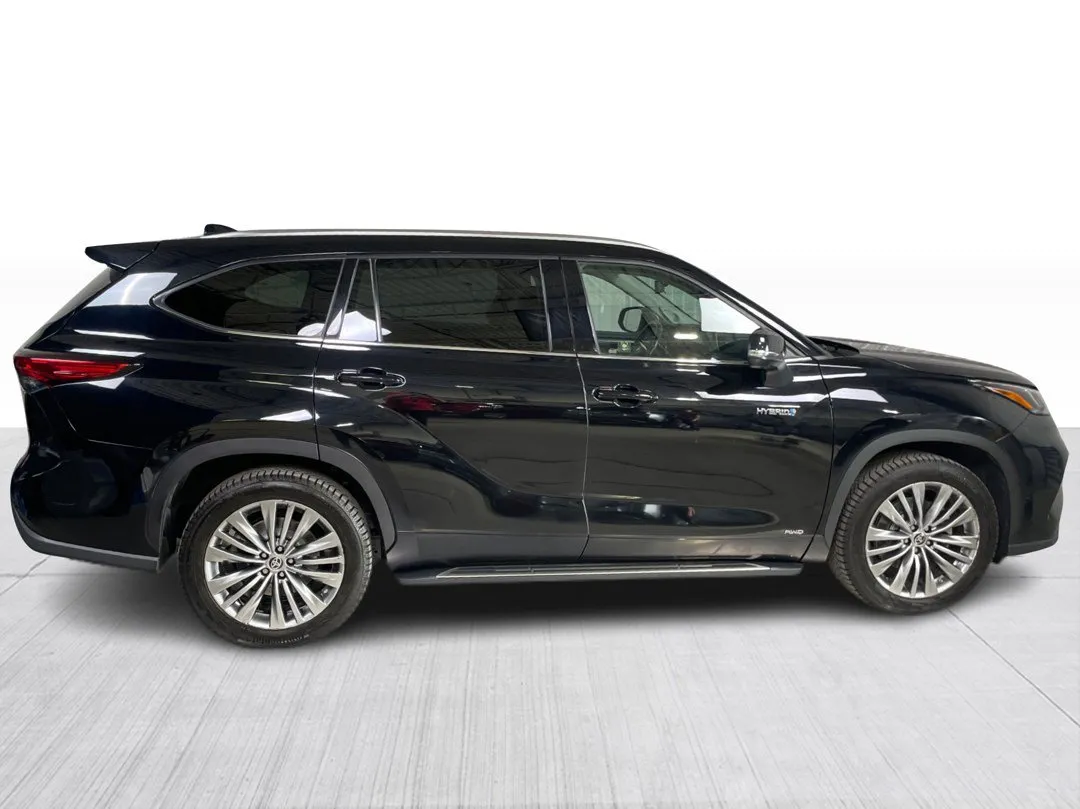 2021 Toyota Highlander Hybrid — photo 2