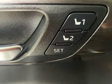 2021 Toyota Highlander Hybrid - image 21