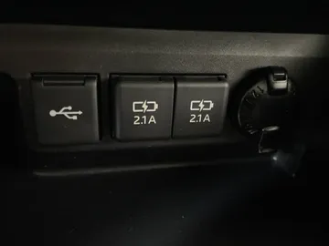 2021 Toyota Highlander Hybrid - image 32