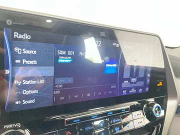 2021 Toyota Highlander Hybrid - image 35