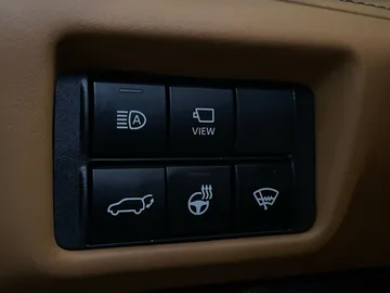 2022 Toyota Highlander - image 34