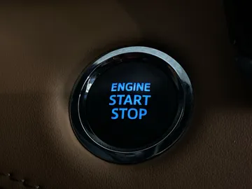 2022 Toyota Highlander - image 26