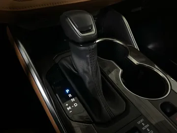 2022 Toyota Highlander - image 32