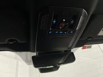 2022 Toyota Highlander - image 16