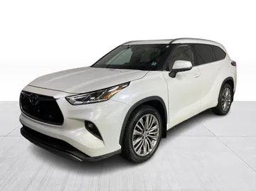 2022 Toyota Highlander - image 10