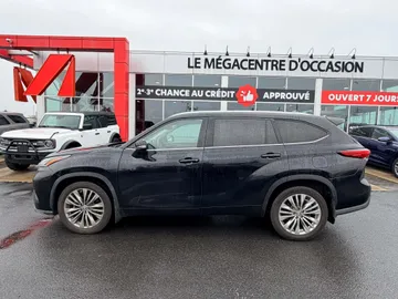 2020 Toyota Highlander - image 4