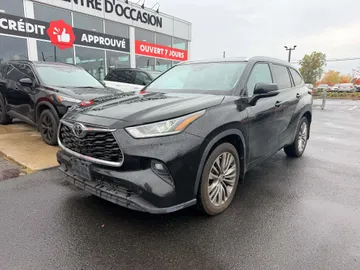 2020 Toyota Highlander - image 3