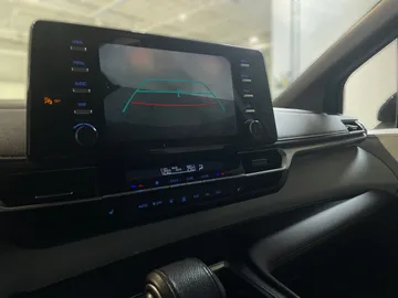 2022 Toyota Sienna - image 22