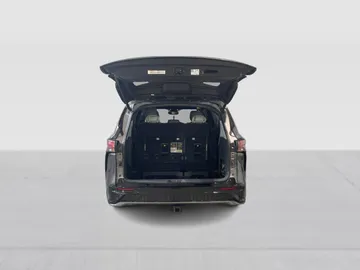 2022 Toyota Sienna - image 12