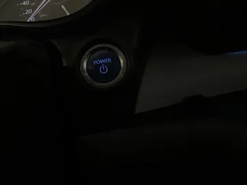 2022 Toyota Sienna - image 24