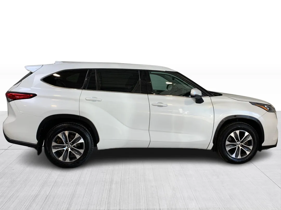 2022 Toyota Highlander for sale - photo 2