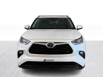 2022 Toyota Highlander - image 7