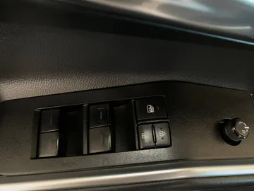 2022 Toyota Highlander - image 24