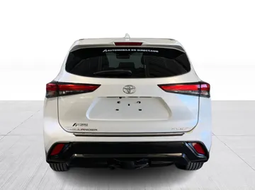 2022 Toyota Highlander - image 11