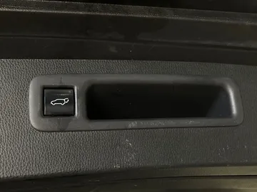 2022 Toyota Highlander - image 35