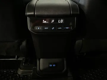 2022 Toyota Highlander - image 33