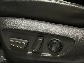 2022 Toyota Highlander - image 20