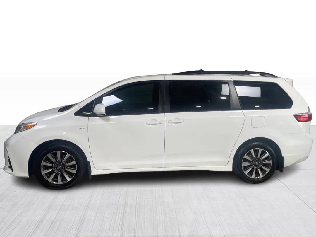 2018 Toyota Sienna — photo 8