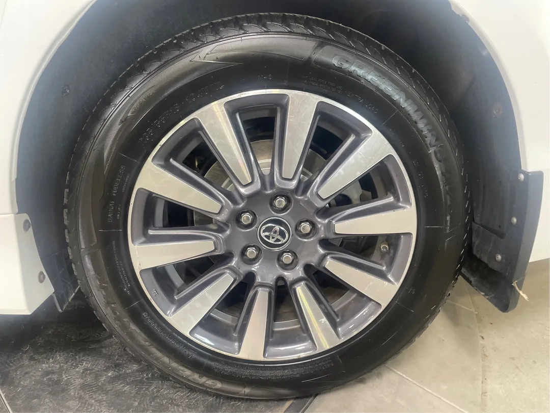 2018 Toyota Sienna — photo 5