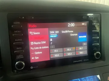 2018 Toyota Sienna - image 25