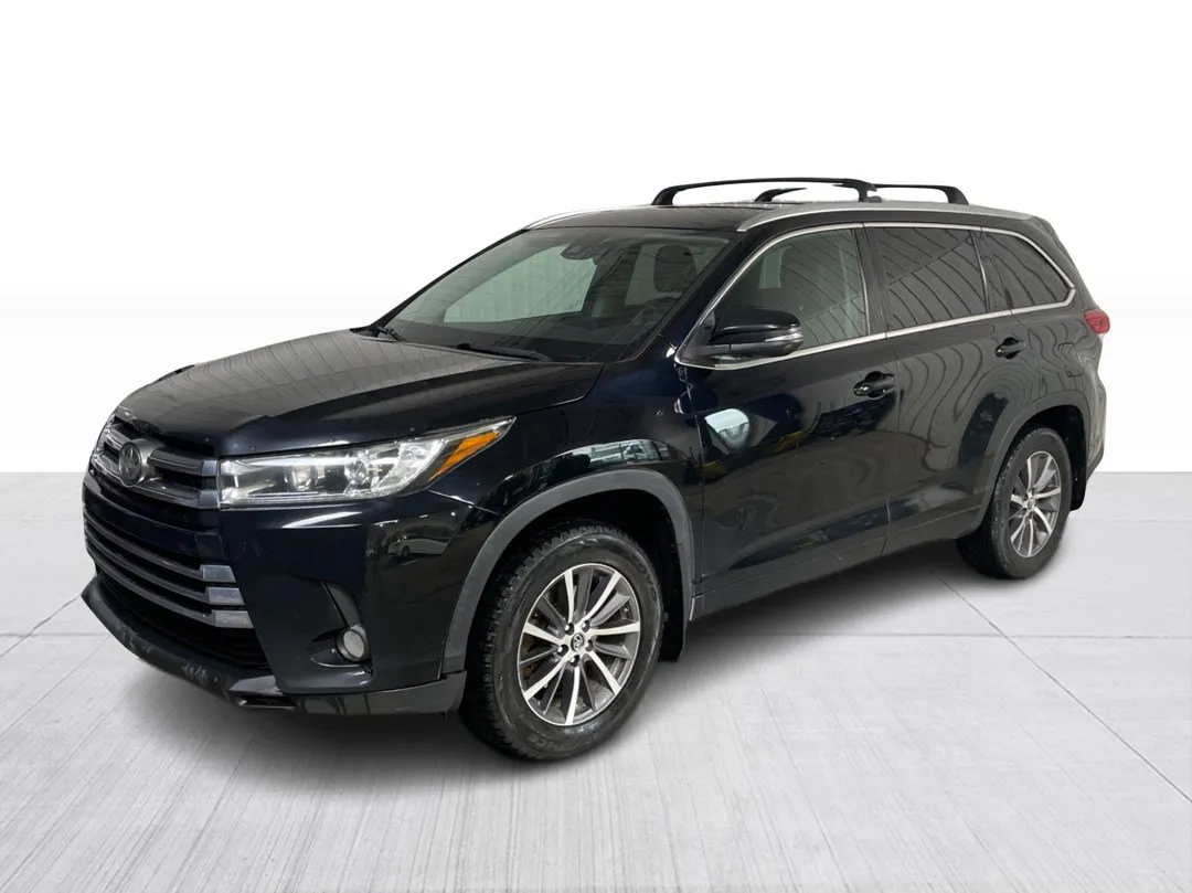 2017 Toyota Highlander — photo 8
