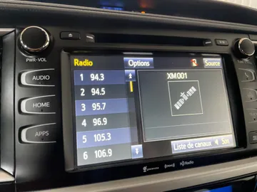 2017 Toyota Highlander - image 32