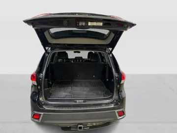 2017 Toyota Highlander - image 13