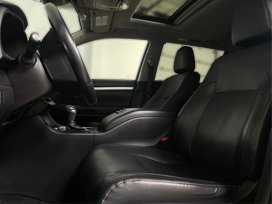 2017 Toyota Highlander — photo 3