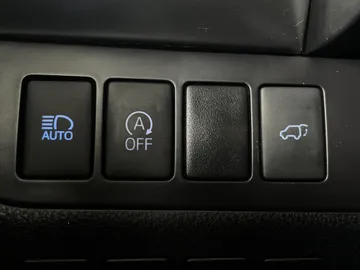 2017 Toyota Highlander - image 33