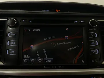 2017 Toyota Highlander - image 23