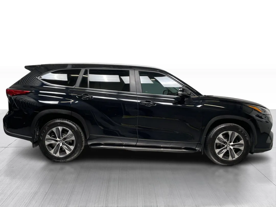 2023 Toyota Highlander for sale - photo 2