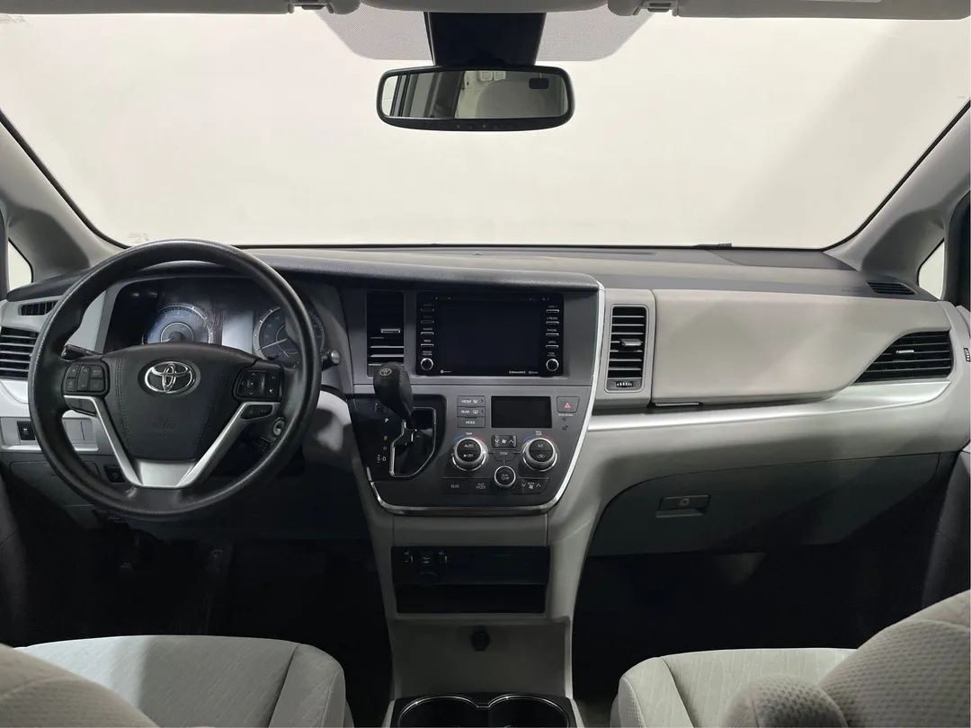 2018 Toyota Sienna — photo 4