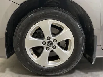 2018 Toyota Sienna - image 6