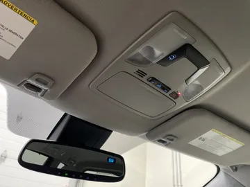 2018 Toyota Sienna - image 15