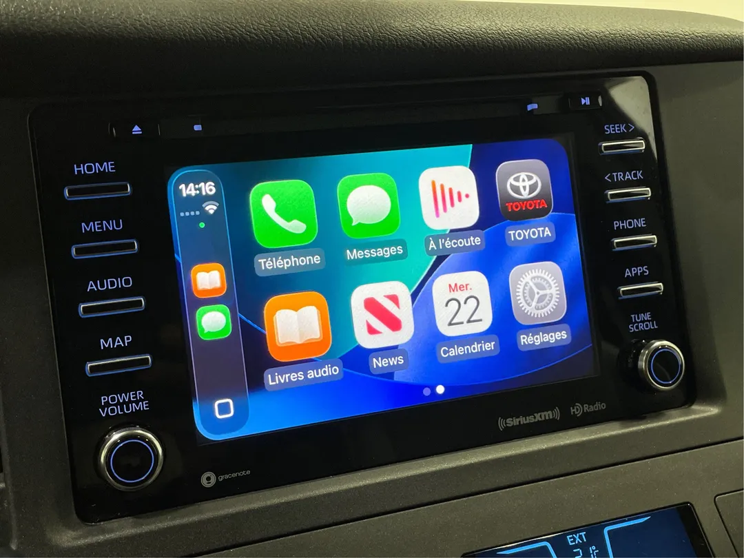 2020 Toyota Sienna — photo 6