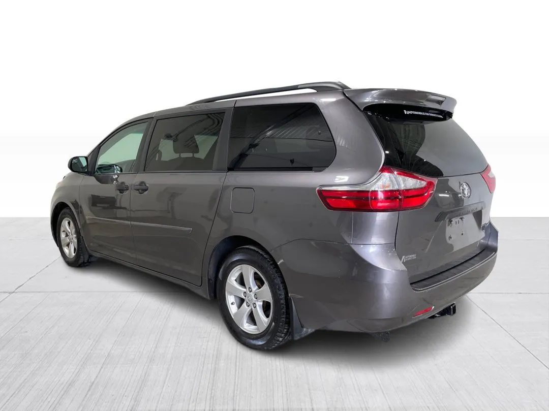 2017 Toyota Sienna, photo 9