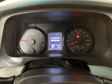 2017 Toyota Sienna - image 16