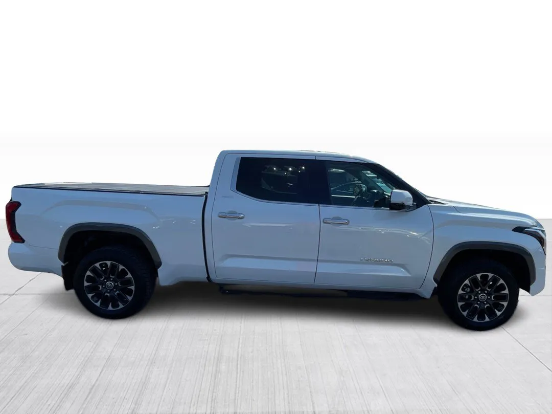 2022 Toyota Tundra — photo 2