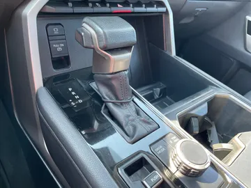 2022 Toyota Tundra - image 32