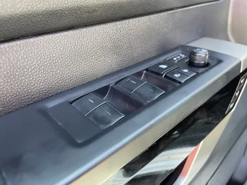 2022 Toyota Tundra - image 28
