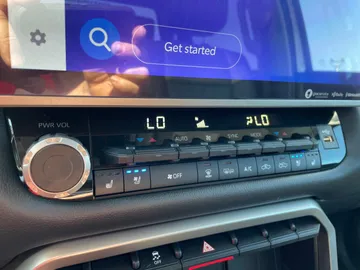 2022 Toyota Tundra - image 25