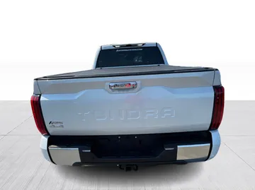 2022 Toyota Tundra - image 12
