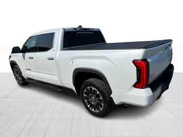 2022 Toyota Tundra - image 11