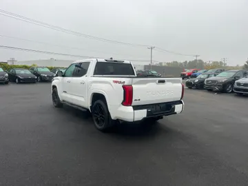 2023 Toyota Tundra - image 7