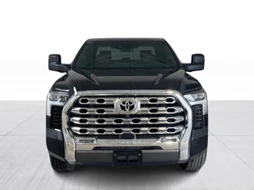 2023 Toyota Tundra - image 7