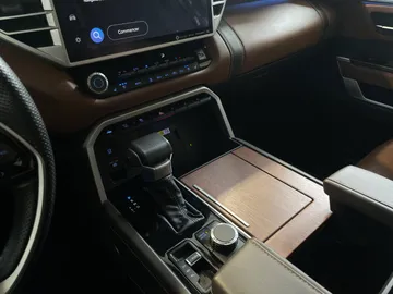 2023 Toyota Tundra - image 23