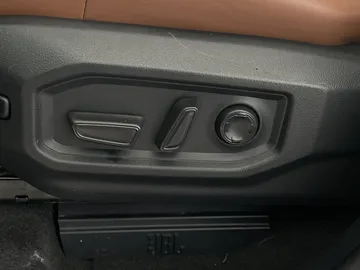2023 Toyota Tundra - image 27