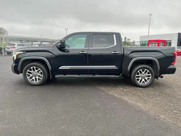 2023 Toyota Tundra - image 6