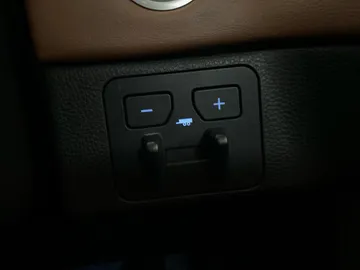 2023 Toyota Tundra - image 25