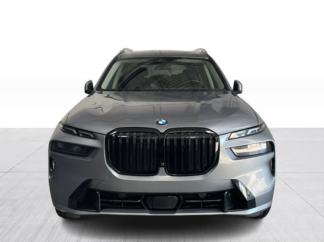 2024 BMW X7 — photo 2